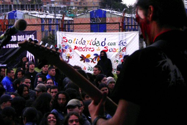 Esta décima edición del festival Metal de las  Montañas demostró la solidaridad de los rockeros de Ciudad Bolívar con las víctimas de los crímenes de Estado -  Foto: María Alejandra Pérez