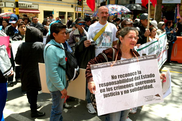 La Ley de Víctimas "no reconoce la responsabilidad del Estado en los crímenes: queremos justicia y no solidaridad" - Foto: Omar Vera