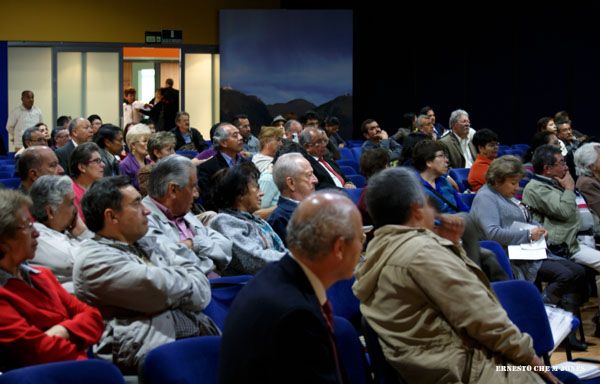 Líderes comunales y organizaciones comunitarias de distintas localidades de Bogotá asisten a las reuniones donde se discuten las propuestas de reforma al POT - Foto: Ernesto Che Mercado Jones