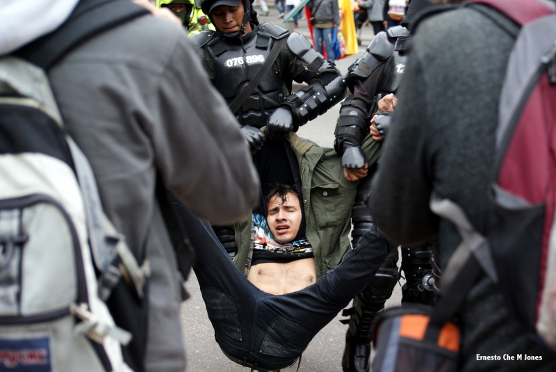El 1 de mayo en Bogotá estuvo marcado por la brutalidad policial - Foto: Ernesto Che Mercado Jones