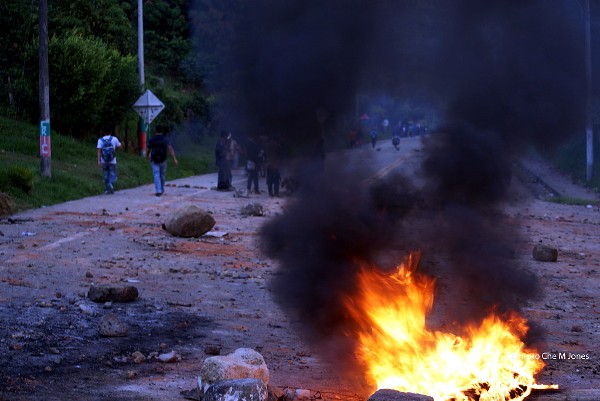 Policía y Ejército atacaron brutalmente a la minga indígena en La Agustina (Santander de Quilichao, Cauca) - Foto: Ernesto Che Mercado Jones