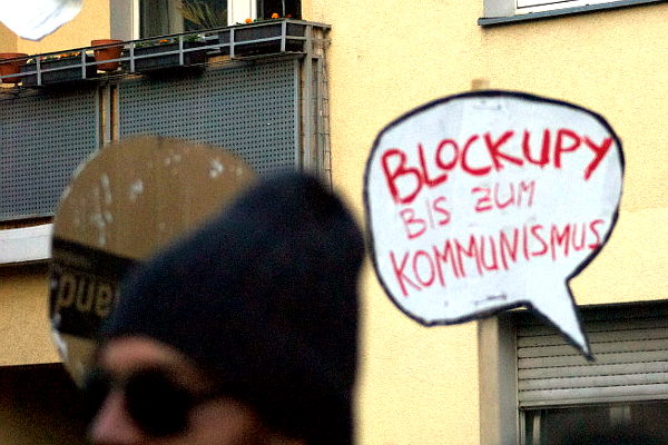 "Bloquear y ocupar hastael comunismo" - Foto: Sara Wiederkehr González