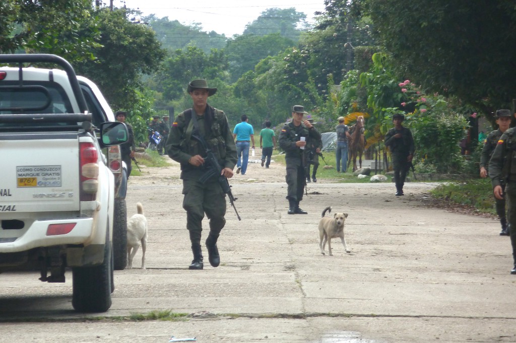 Militarización del casco  urbano de Cubará - Foto: Marcela Zuluaga