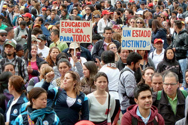 Más de 20.000 maestros marcharon en Bogotá al inicio del paro - Foto: Marcela Zuluaga