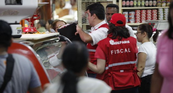 Fiscales venezolanos realizan controles contra la 'guerra económica' y los acaparadores - Foto: Agencia Venezolana de Noticias