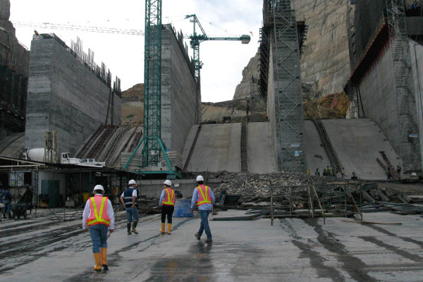 Aunque el gobierno esté por recibir $6,49 billones por Isagén, la sola construcción de Hidrosogamoso costó a la nación más de $4,3 billones - Foto: International Hydropower Association.