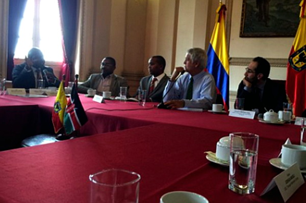Reunión entre el alcalde Peñalosa y los clientes kenianos del ITDP en la Alcaldía Mayor de Bogotá - Foto: Kee Fang.