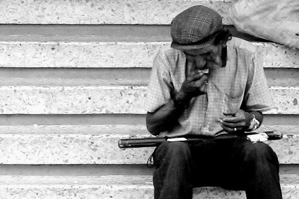 Miles de ancianos viven en la calle en las principales ciudades de Colombia. Foto: Rusvelt Nivia Castellanos.