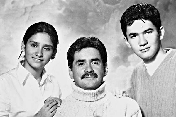Jaime Enrique Gómez con sus hijos. Foto: Archivo familiar.