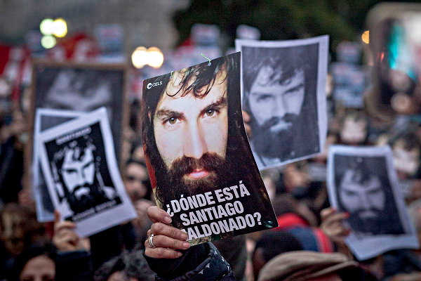 Manifestaciones por la aparición con vida de Santiago Maldonado. Foto: Colectivo Manifiesto.