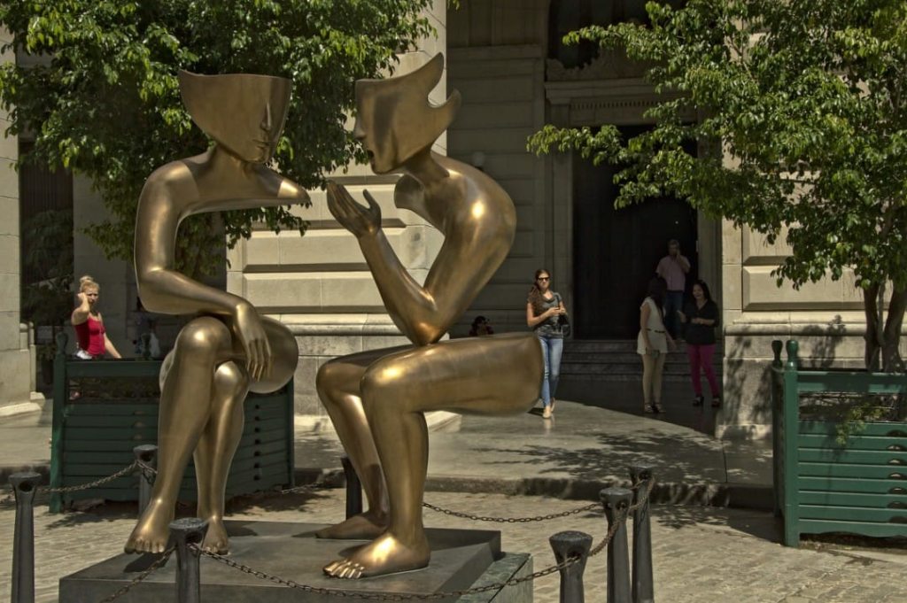 Dialogando - Arte Callejero en Cuba - Foto: Andrés Gómez